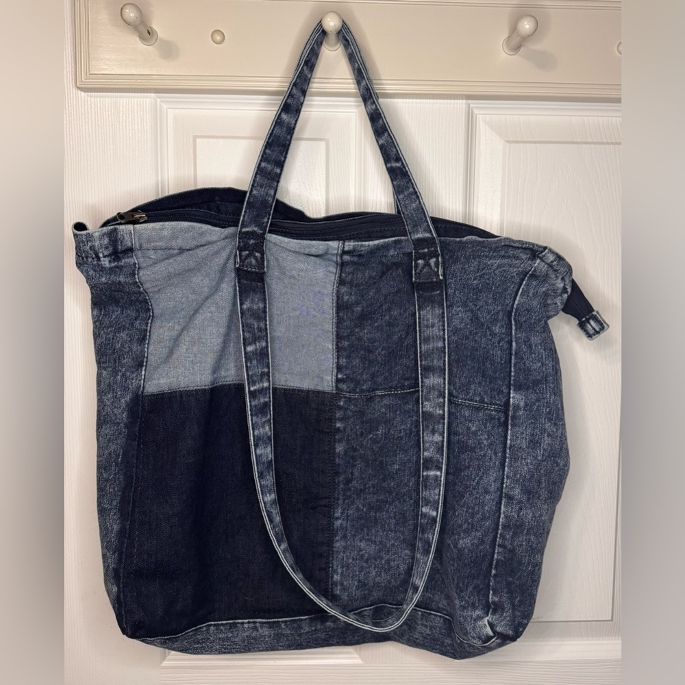 EUC🔷Torrid Denim Woven Fabric Tote Bag - Picture 2 of 6